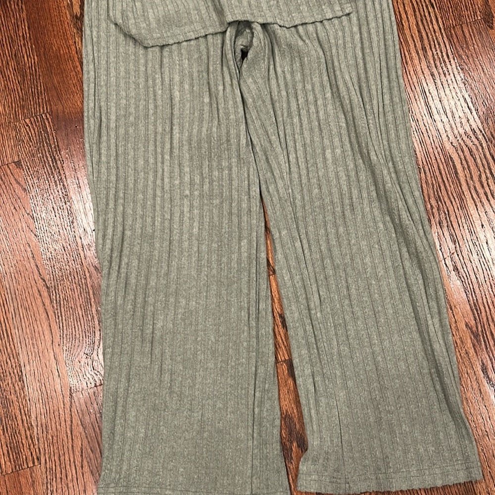 Lounge Wear Set - Picture 4 of 4